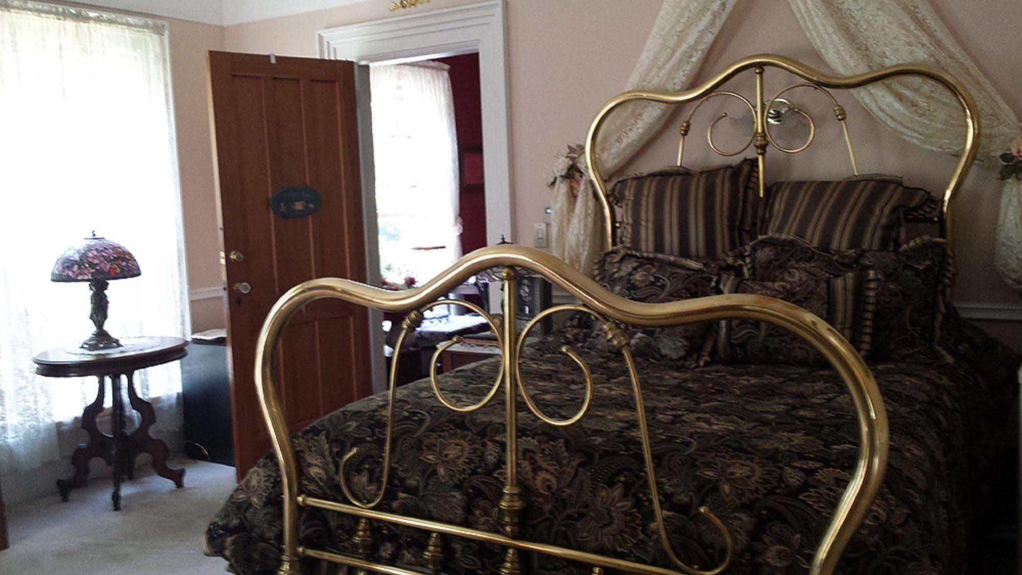 Bellinger Rose Bed & Breakfast Herkimer Exterior foto